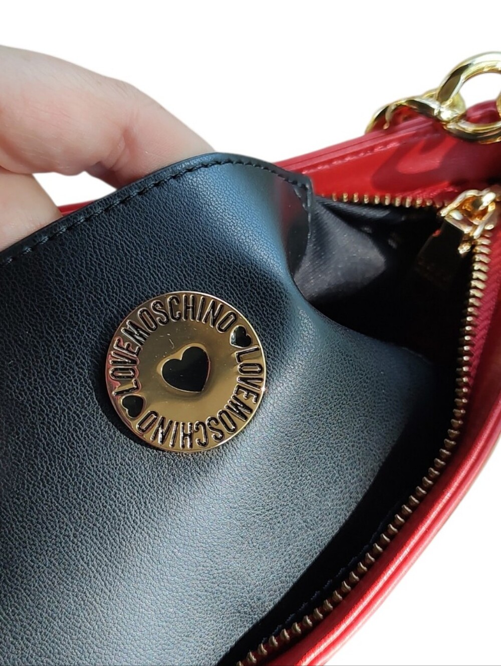 Moschino Red Shoulder Bag with Gold Heart Plaque - Picture 6 of 9